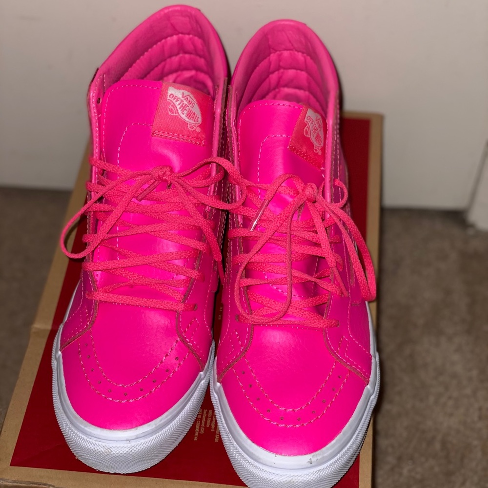 SK8-Hi Slim Leather Vans